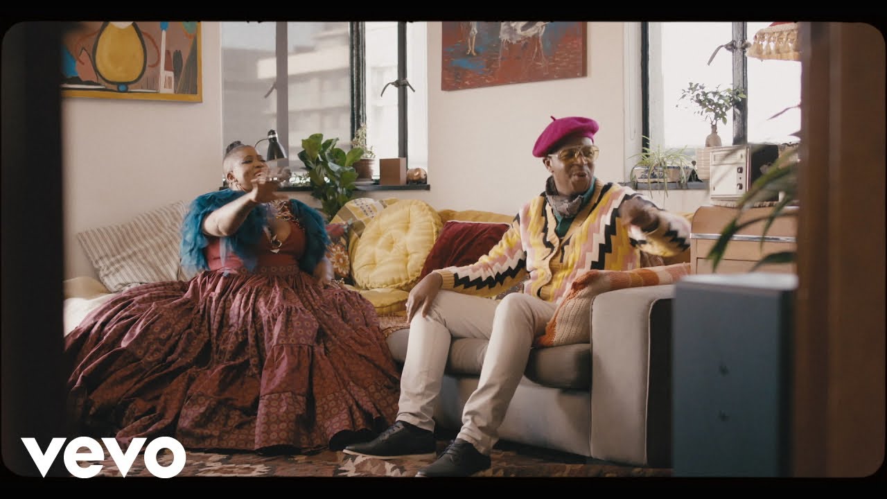 Oskido & Thandiswa Mazwai - Ayazizela ft. Ntsika Ngxanga (Music Video)