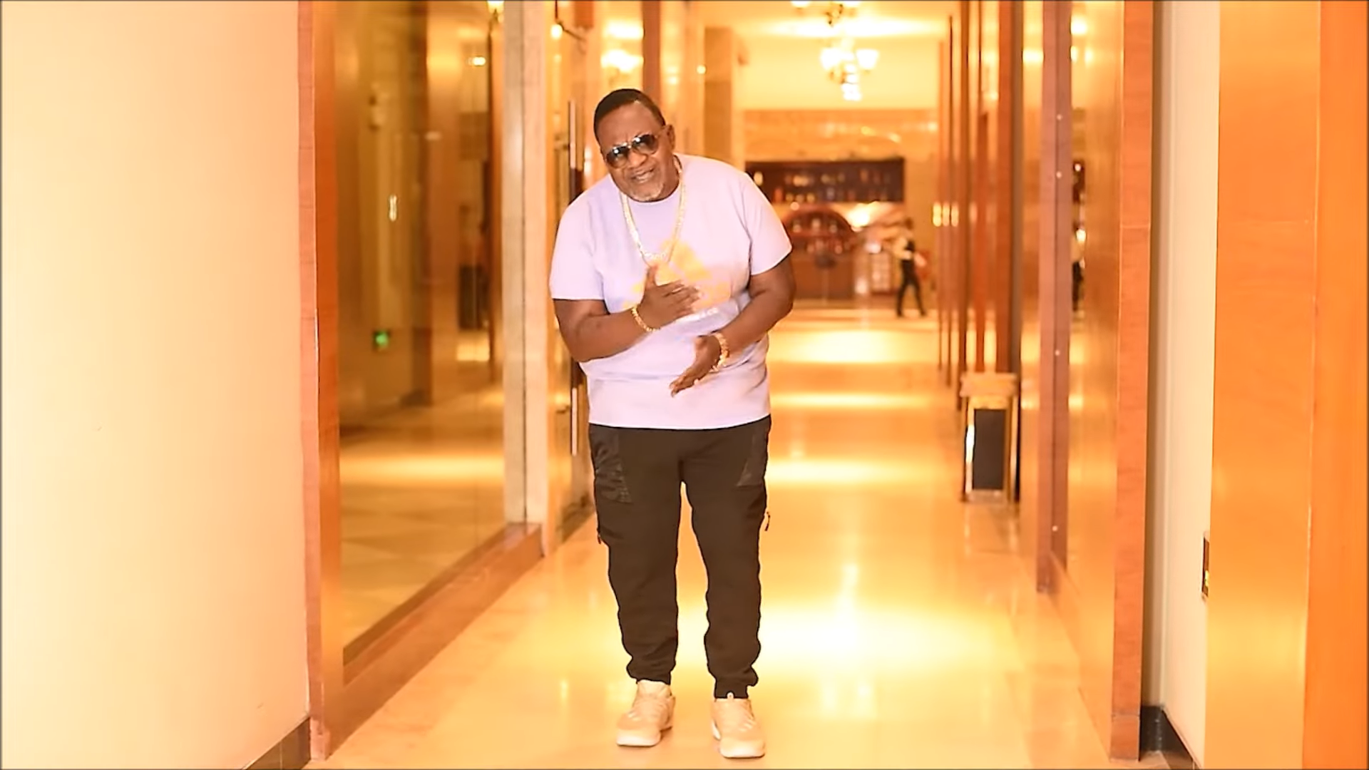 Lucius Banda - Bwelera (Official Video)