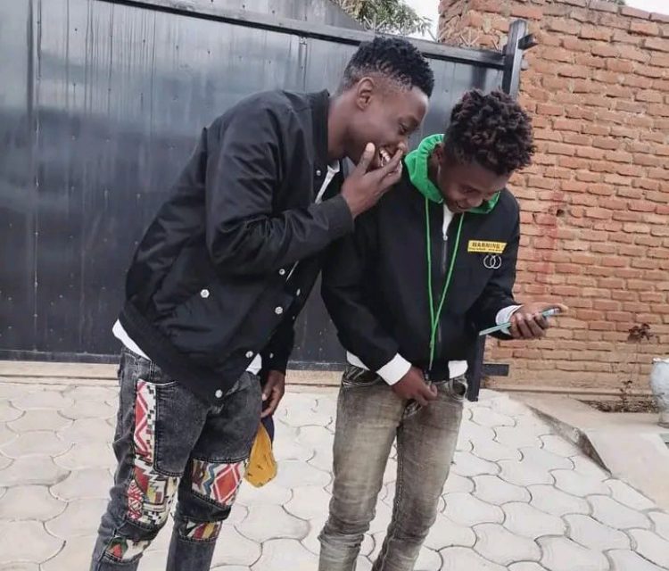 Waxy Kay ft. Guntolah - Dziko Langa