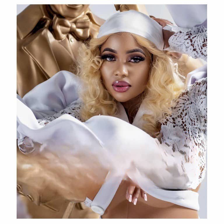 Lil Wayne DMs Cleo Ice Queen (See Details)