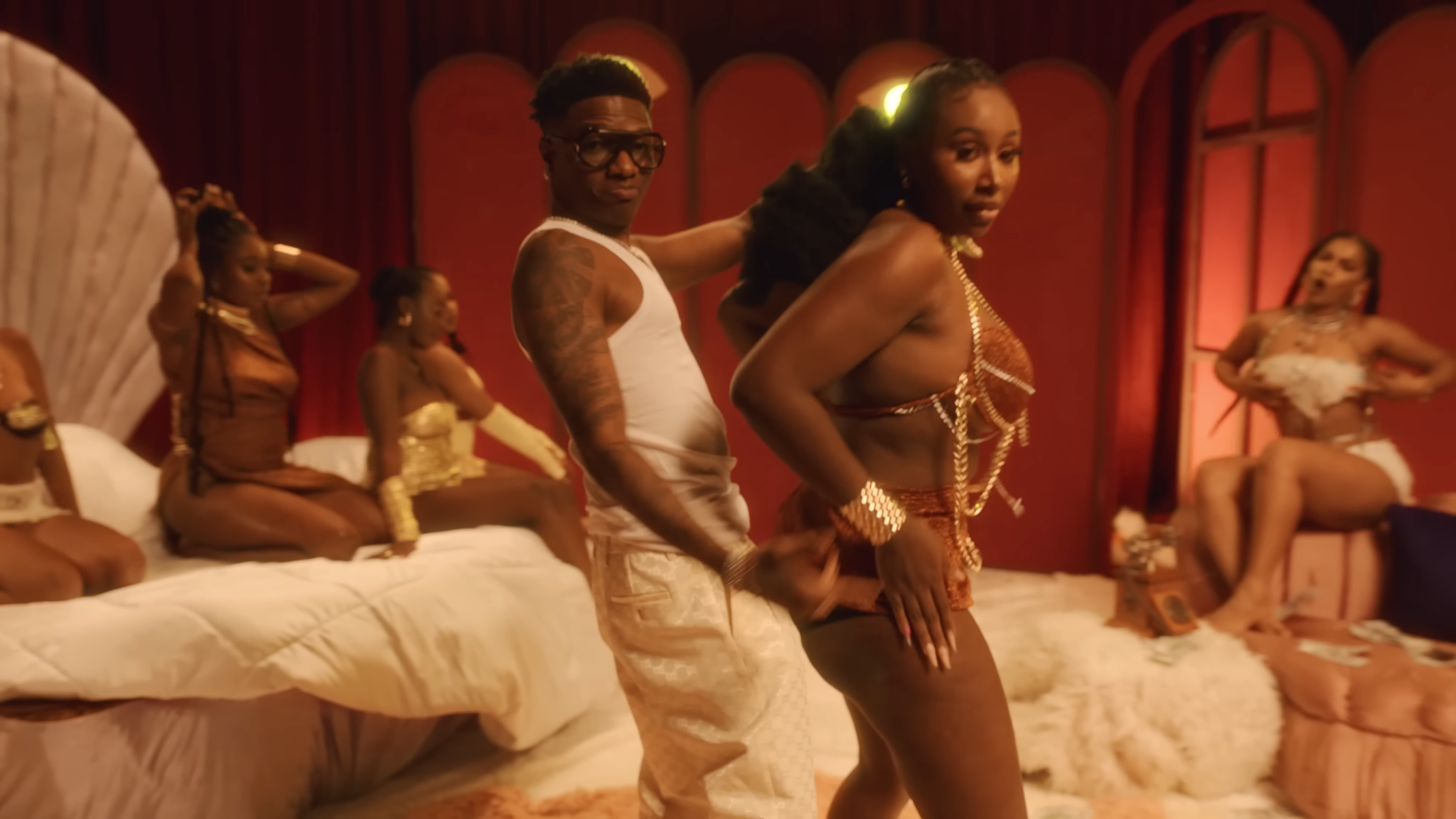 Rexxie, Naira Marley & Skiibii ft. Wizkid - Abracadabra Remix