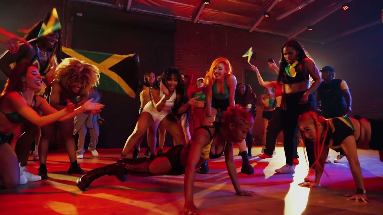 Shenseea – Curious Dance Video