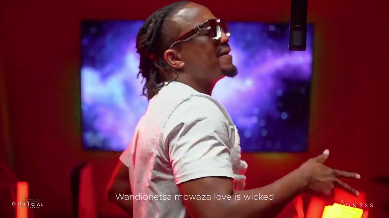 Dan Lu – Manyaka Performance Video