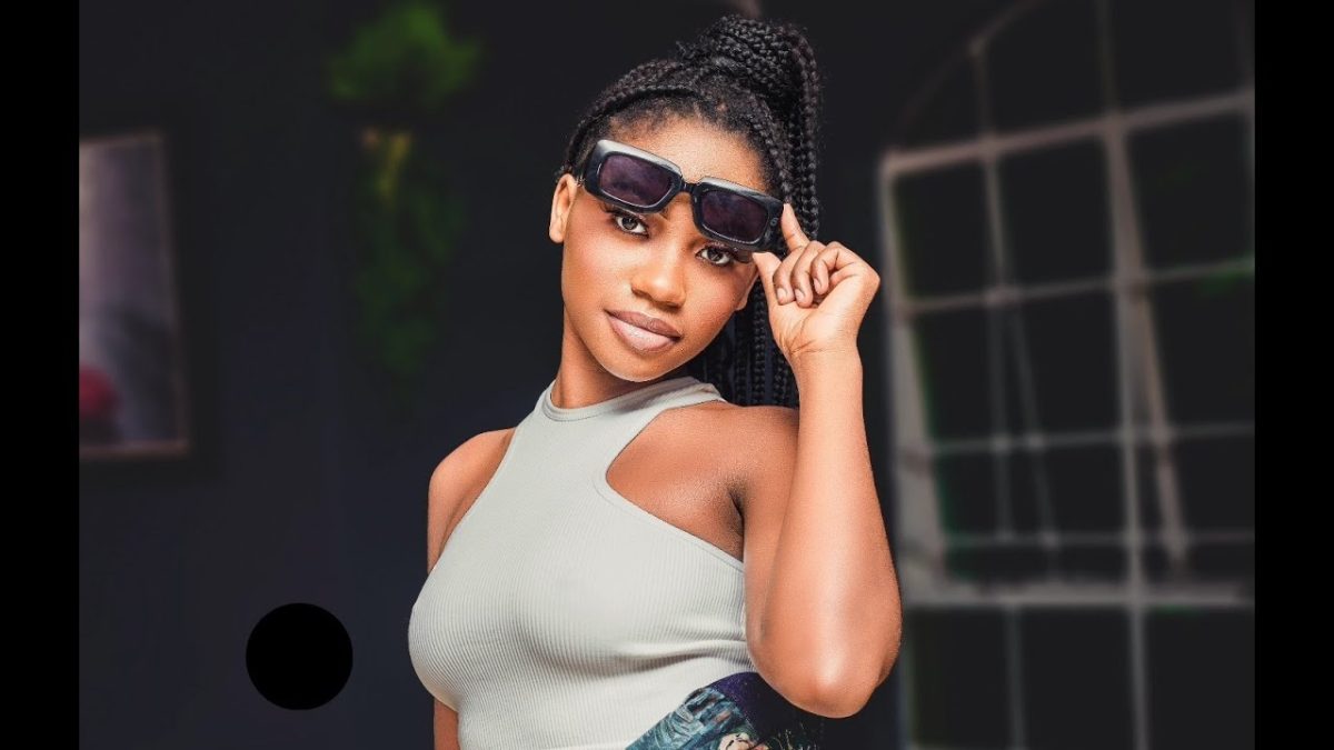 Emmie Deebo - Chilipo Video