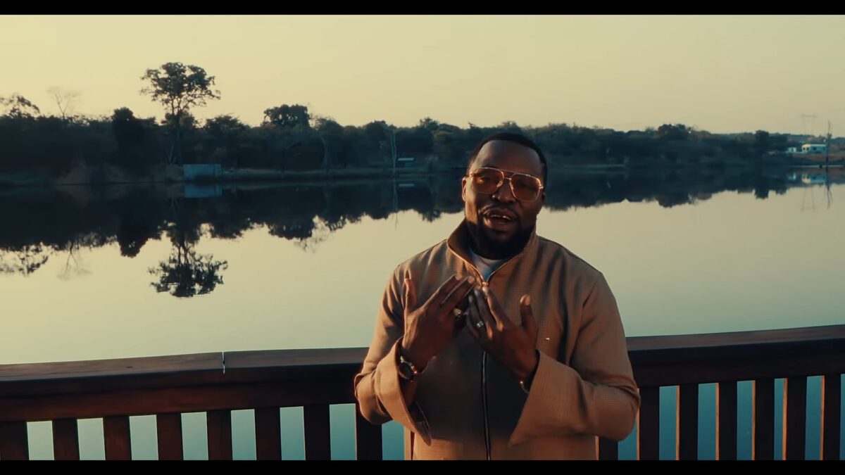 Kings Mumbi Malembe ft. Luwi Caris - Awe Tatulechula (Official Video)