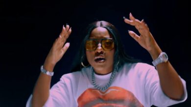 S Roxxy – WYFL Riddim Freestyle (Official Video)