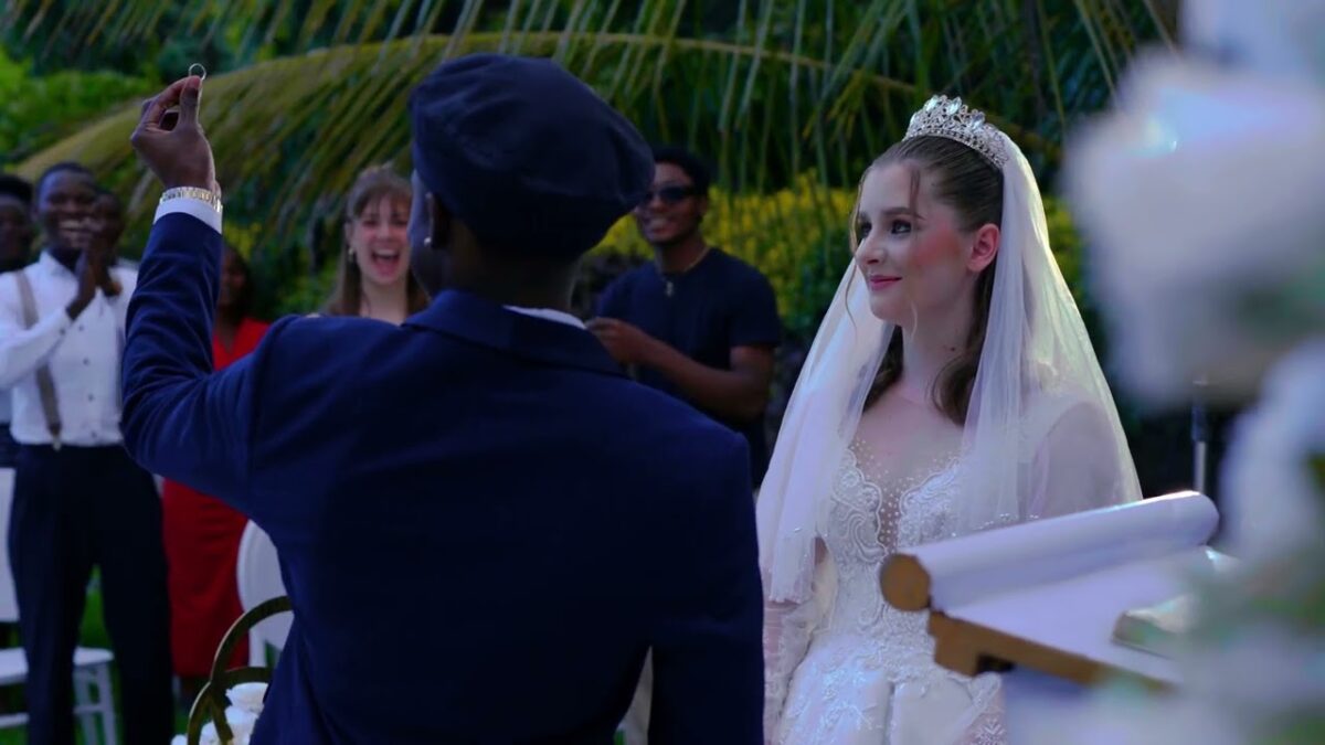 Eli Njuchi - Cross Video