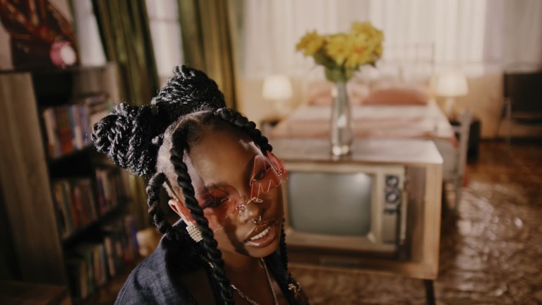Ria Sean - Money Bag (Music Video)