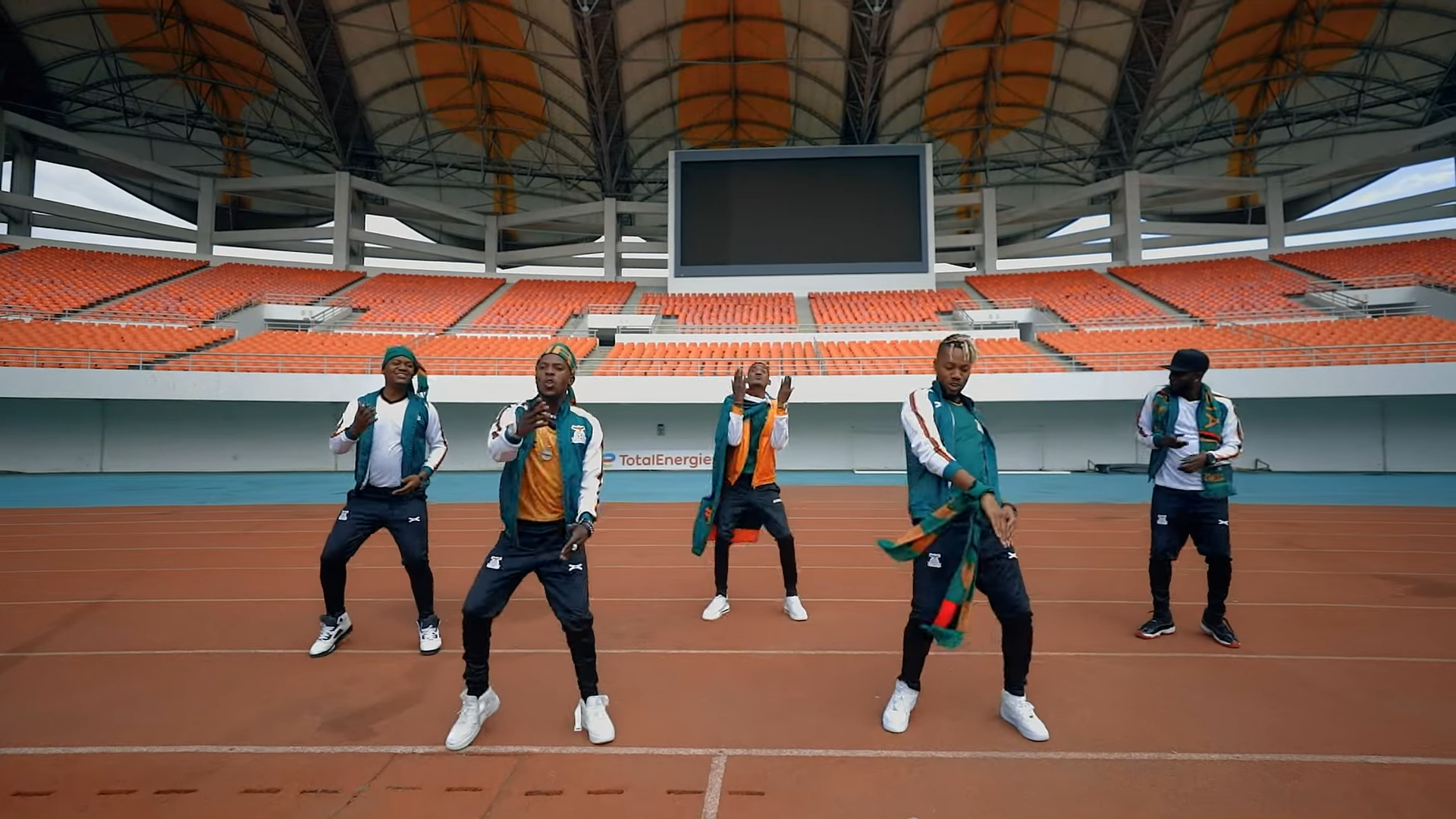 Organised Family ft. Pentagon – Copper Queens (Official Video)