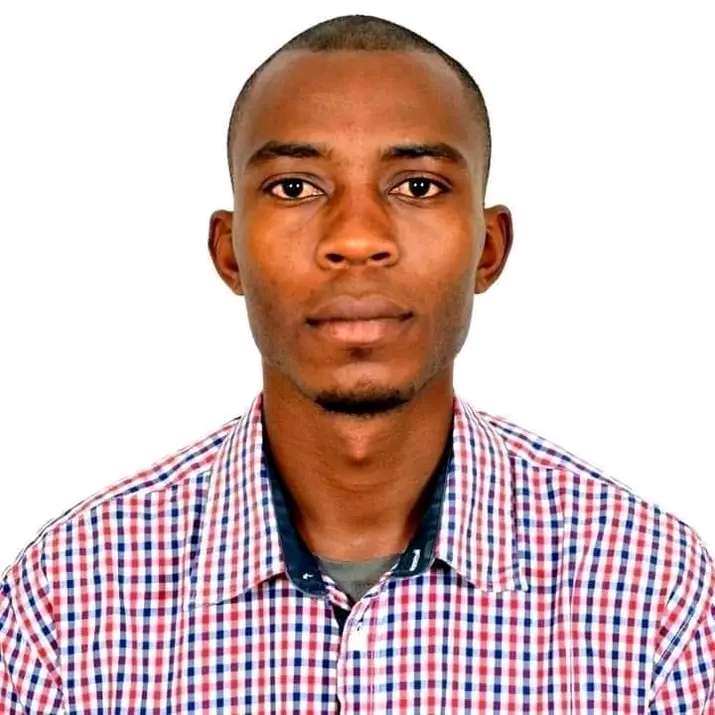 Meet Hagra Tembo, A guy who said Yo Maps sold 19 tickets and performed in a classroom in German.