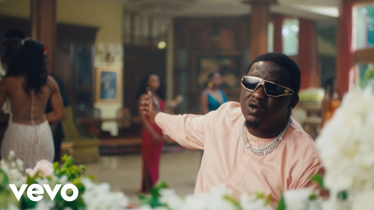 Wande Coal - Umbrella (Official Video)