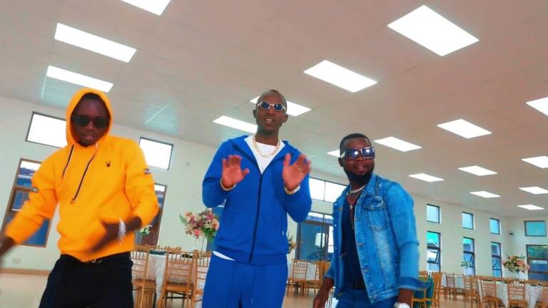 2Black Men ft. Macky 2 – No No No (Official Video)