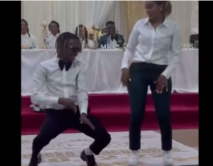 Watch Yo Maps & wife Kidist dancing at DJ Kandeke's wedding, who danced well ?