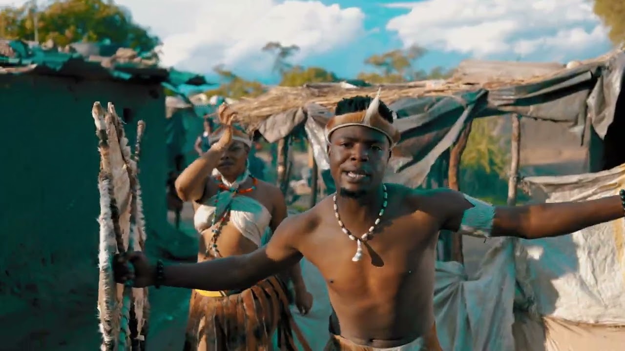 Daddy Phil Ft. Vinchenzo - African Roots (Official Video)
