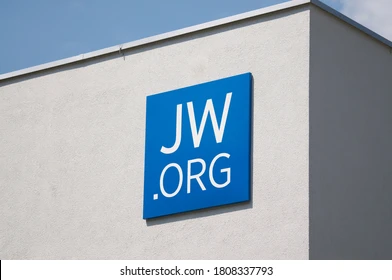 Watch A Shooting At A Jehovah's Witnesses Kingdom Hall Leaving Several De@d & Others Wounded.