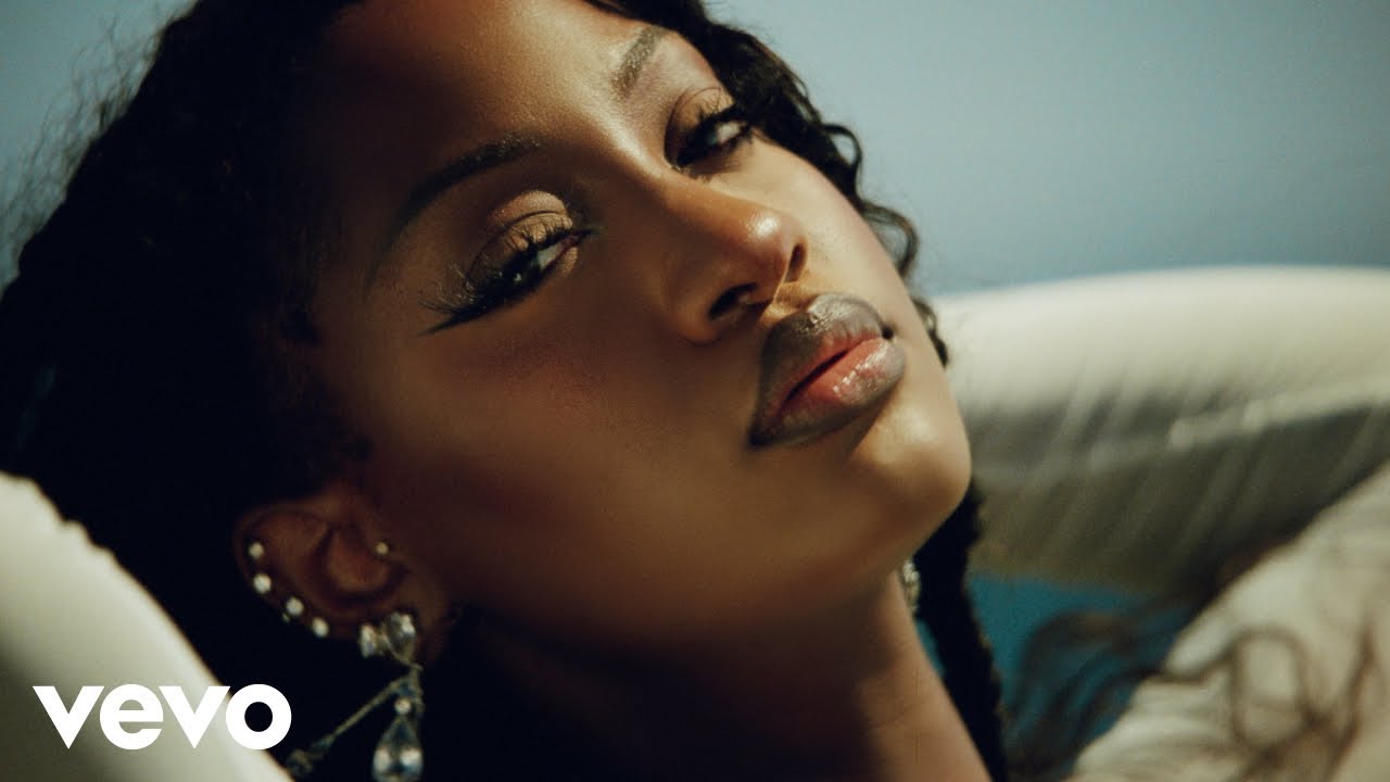 Tems – Me & U Video