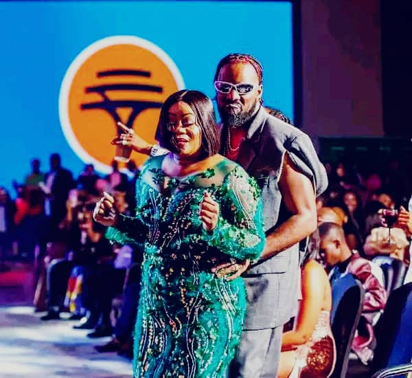 Watch Mutale Mwanza & Tay Grin Dance To Shimasta's Live Performance