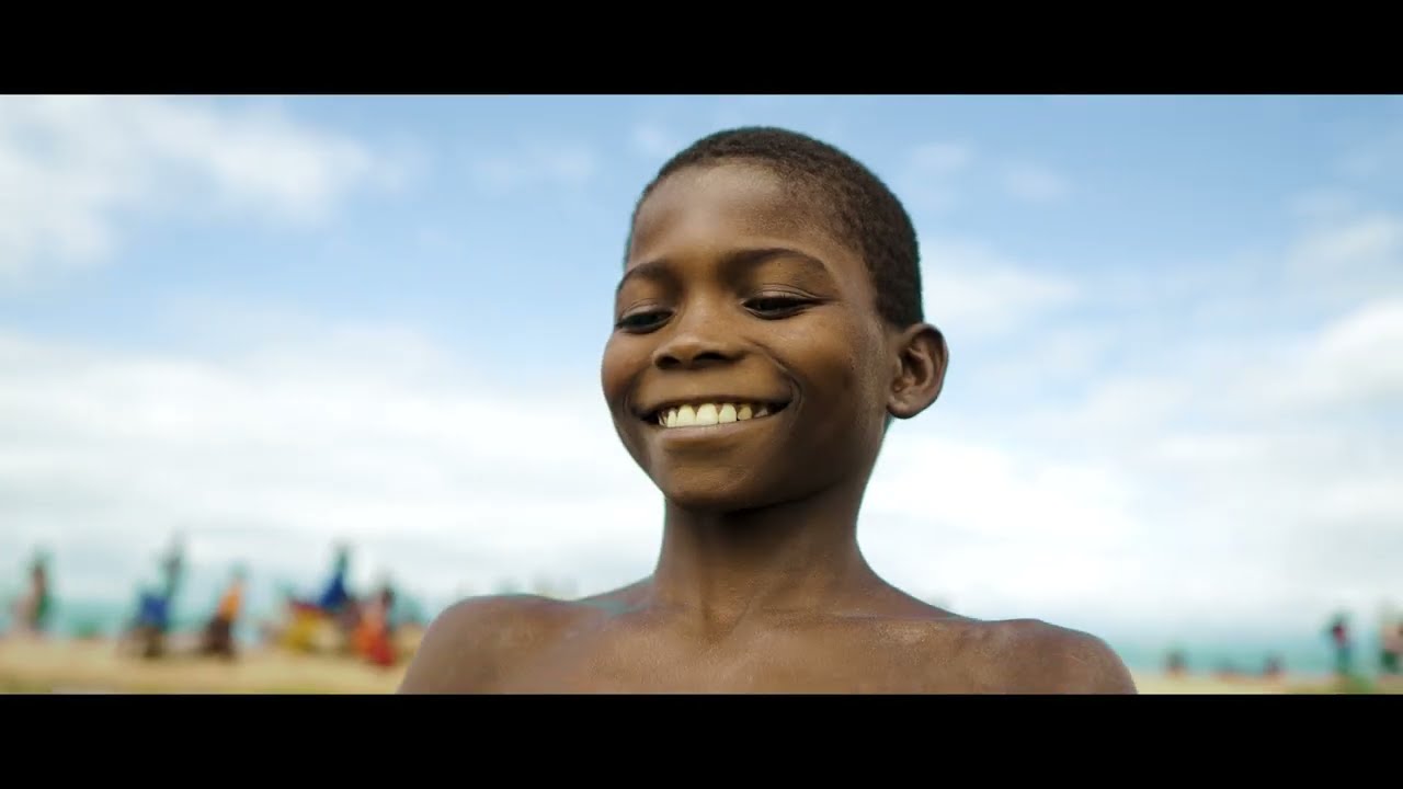 Gwamba ft. Praise Umali & Kambwiri Sisters - Mukadalitsa Video