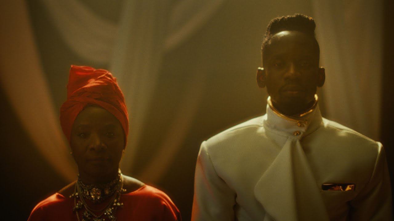 Mr Eazi ft. Angélique Kidjo - Òròkórò Video 