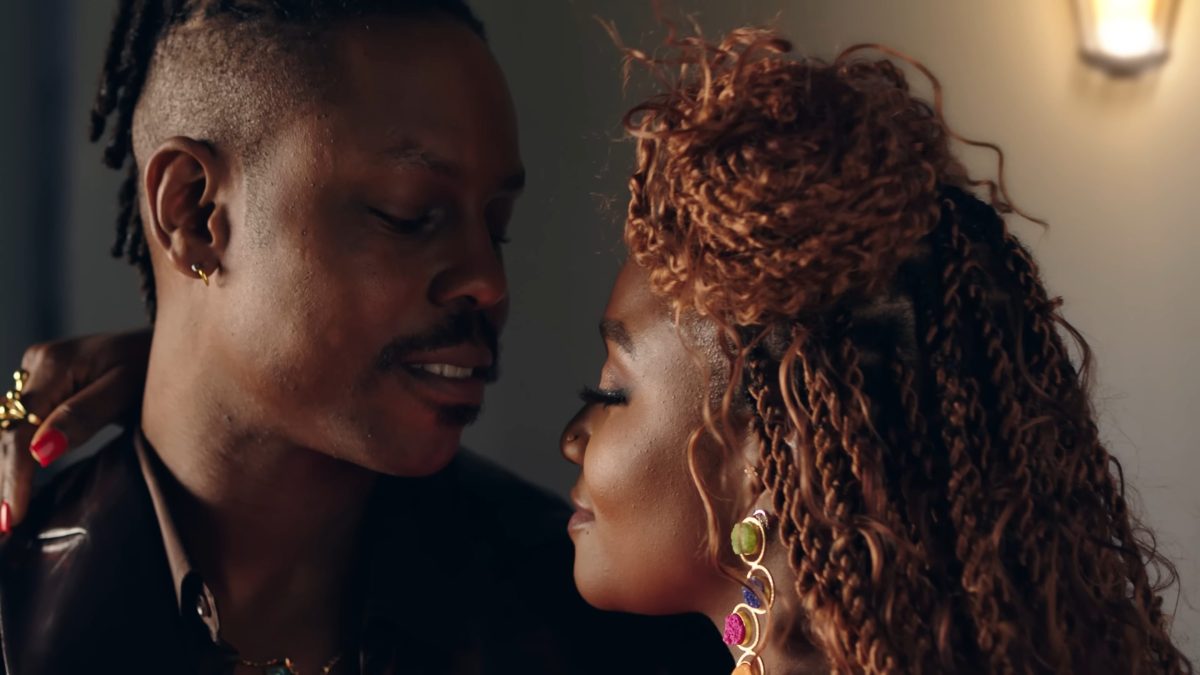 Simi ft. Ladipoe - Know You II Video