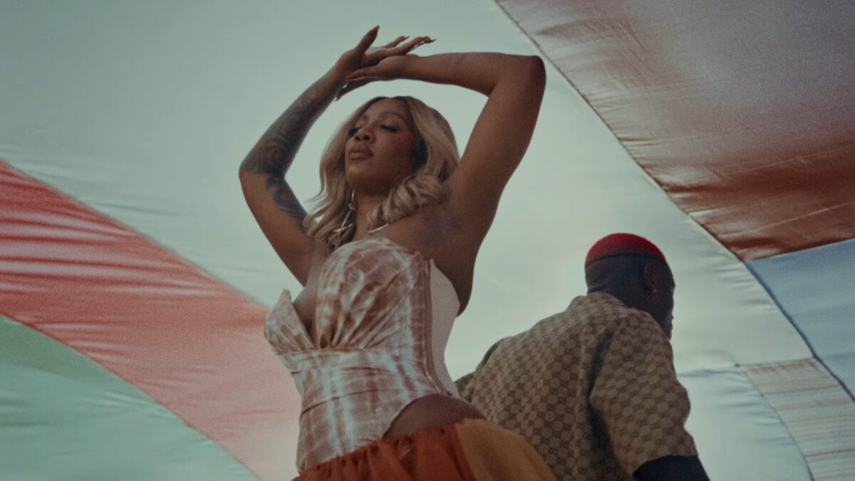 Ruger ft. Tiwa Savage - 'Toma Toma' Video