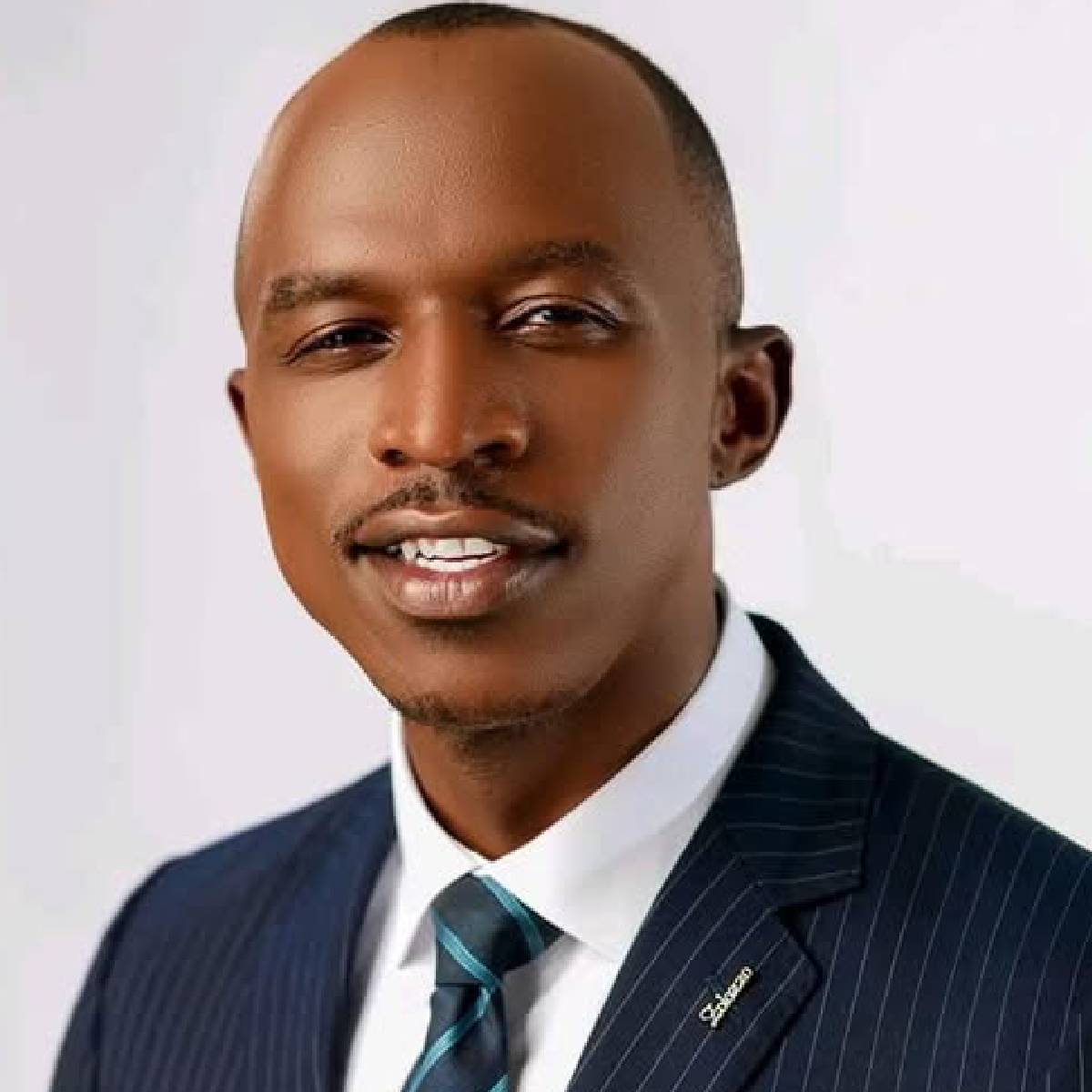 Is Macky 2 a good Political fit