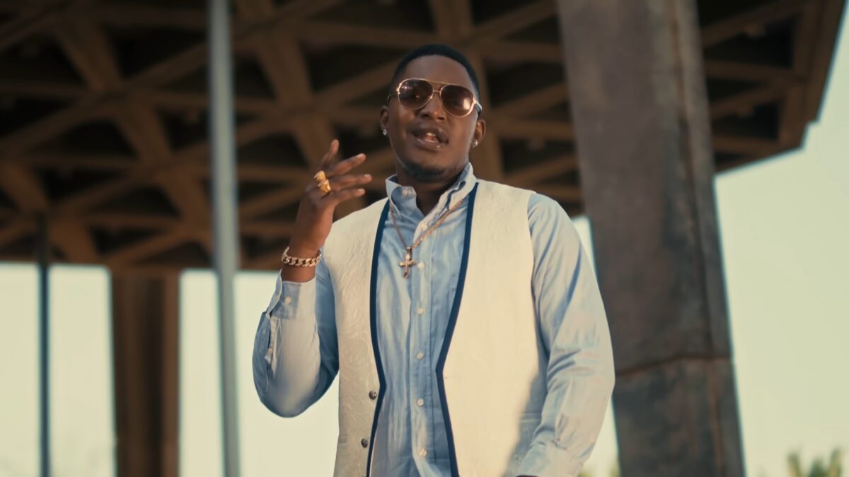 Elisha Long ft. JC Kalinks - Badaliseni (Official Video)