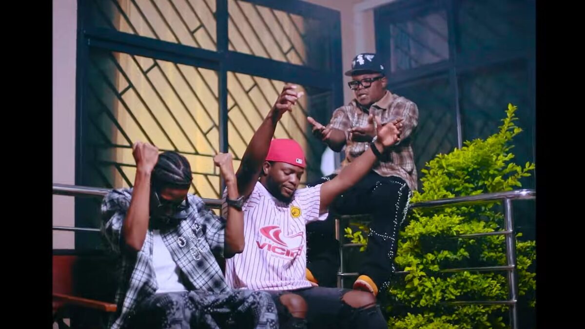 D Bwoy Telem ft. Vinchenzo M’bale & Jae Cash - Happy New Year (Official Visualizer)